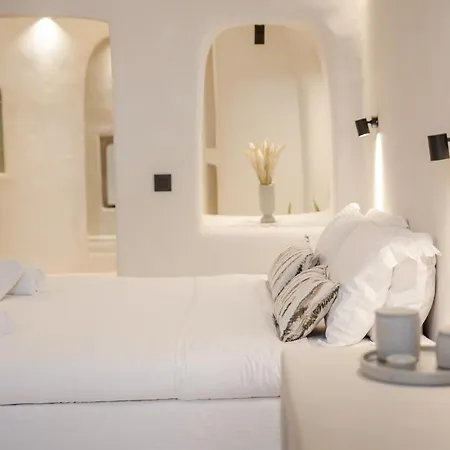 One Of One - Aurelia Oia (Santorini)
