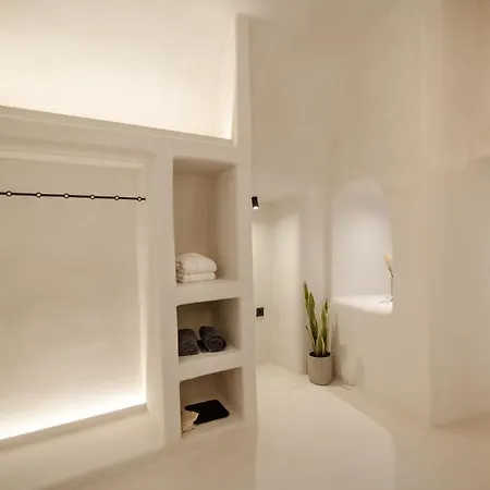 One Of One - Aurelia Apartment *