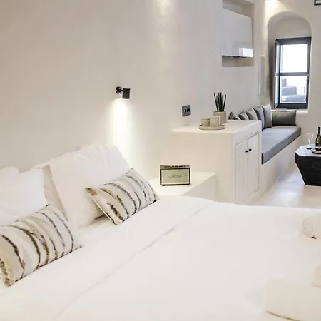 One Of One - Aurelia Apartment *