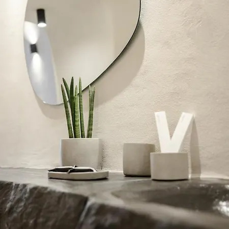 One Of One - Aurelia Apartment *